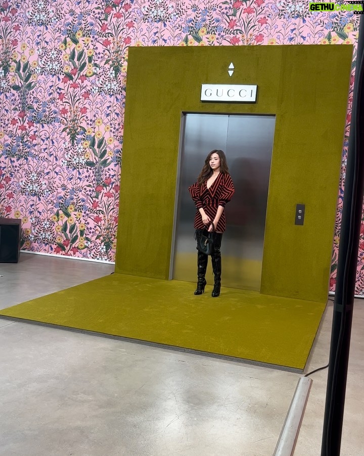 Pokimane Instagram - baby’s first @gucci show 🥹 still can’t wrap my head around the fact that i, just a wee streamer, was flown out to milan, dressed head to toe in gucci & got to experience an amazing show front row 😭 and it all started from staying up too late streaming video games while my mom yelled at me for being too loud 🤫 very grateful for this life & everyone that cares to keep up with me :) much love! 🫶🏻 #GucciFW23 #MFW