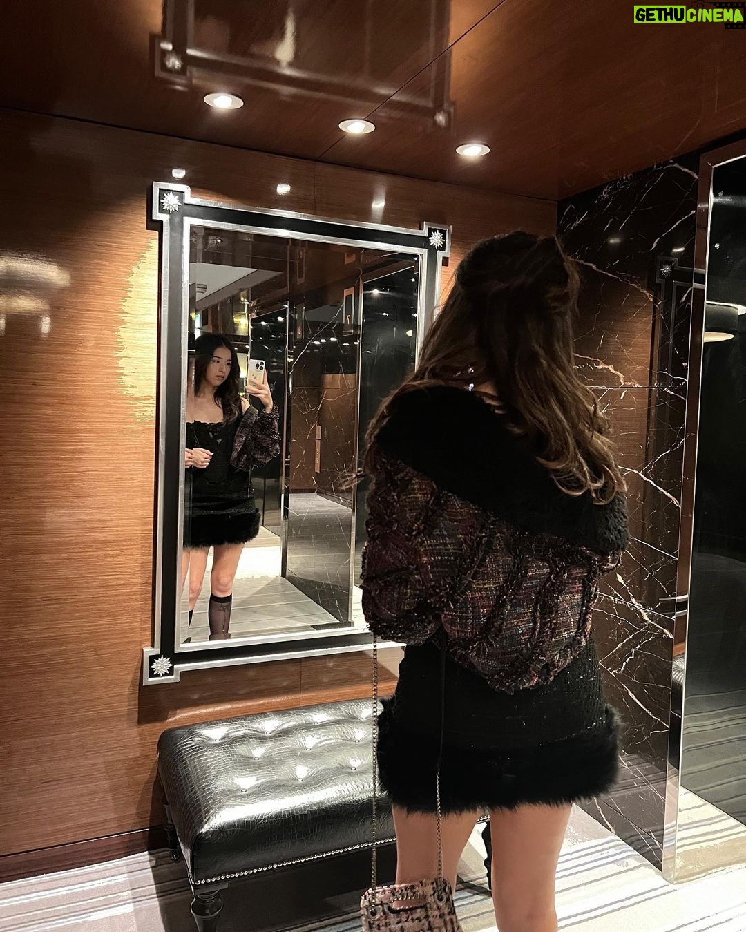 Pokimane Instagram - first time in london for fashion week (+ the tottenham vs west ham match 🤫) 🏴❤️ London, England