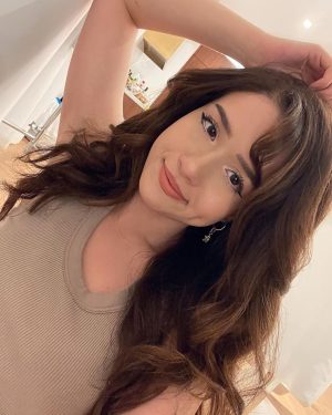 Pokimane Instagram - back to dark brown 🤎