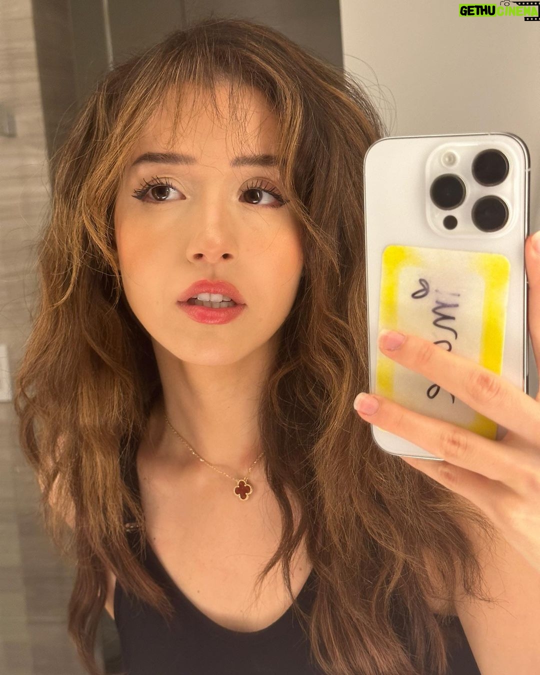 Pokimane Instagram - 1/2 through fitness challenge!💪🏻🥹