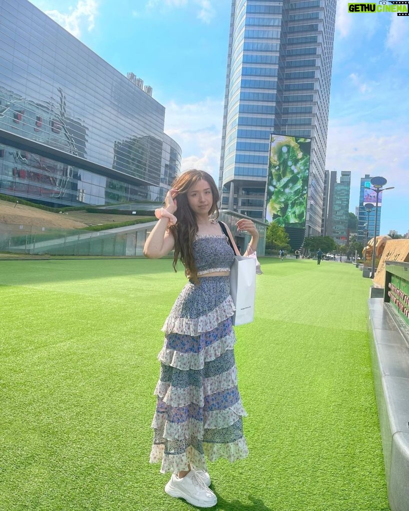 Pokimane Instagram - going shopping, you want anything? ☺️ Seoul, Korea