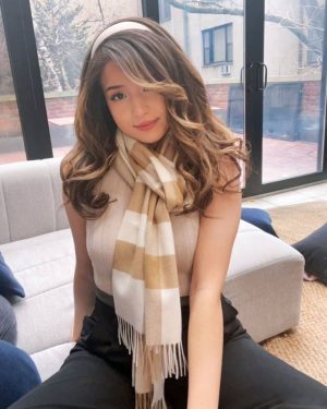 Pokimane Instagram - merry crimmis 🎄☺️