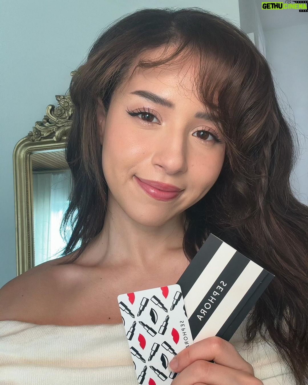 Pokimane Instagram - π VALENTINE'S GIVEAWAY π today shouldn't just be about romance but also about friendships π to celebrate, i'm giving away $500 in sephora gift cards to you and your bestie βΊοΈ ($250 each!) π―ββοΈ tag your friend in the comments + make sure youβre both following @pokimanelol & @donttellanyone π ill pick a lucky duo to win on 2/16! good luck π₯° Your heart ( Λ Π·Λ ) β₯