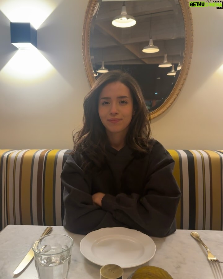 Pokimane Instagram - a peek into my life 👁️ 👄 👁️ should i post more photo dumps? :)hehe
