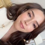 Pokimane Instagram – first video in arabic! 🥲

as many of you know, i learned french and darija before learning english, but unfortunately don’t get to practice much nowadays. my mom is a teacher & has taught many different arabic dialects, so she’s helping me learn the lebanese dialect since it’s more widely understood :) i hope to improve so i can communicate with many more people ❤️🎉