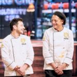 Pollo Castillo Instagram - FINALMENTE FINALISTA MASTERCHEF ! ❤️👨🏻‍🍳pena x dejar atrás a gandalf mi mentor gastón , pero feliz de haber llegado hasta acá, siempre con buen ánimo y energía. el mayor premio ya lo gané que fue conocerlos a todos y vivir esta experiencia única llena de aprendizaje ❤️ gracias x el apoyo de todos y todas quienes siguen el programa 👏👏🙌 y siempre se puede dar vuelta la tortilla. ✨ en el colegio pasé de promedio 4 a 7 en matemáticas, cuando me la creí en 3medio. en la universidad pasé de un año echarme todos los ramos a sacar la carrera mientras trabajaba.. porque me la creí. y ahora pasé de no saber hacer un huevo frito a ser finalista de masterchef. no sabría describir como funciona la mente, ni la energía en el momento que uno se plantea las cosas, es como si mágicamente uno pudiera atraer las cosas, lo que sí fue factor común en todos esos puntos fue el creer, creer como si en verdad fuese a pasar y cuando pasaba miraba hacía atrás y me daba cuenta de todo el cansancio, esfuerzo y claridad que traía. Entendí que no hay mata sin carrera y que la pista de carrera la escoge uno. ni nosotros mismos sabemos lo capaces que podemos llegar a ser. #muchotexto #nadaesimposibleniunawea