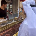 Pollo Castillo Instagram - turista promedio Qatar.
