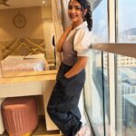 Pooja Banerjee Instagram - My playful mood and thought was perfectly summed up by @rezachirag and @sachinmakeupartist1 thank you for styling me @rezachirag and putting the perfect touch to it :) Mumbai, Maharashtra