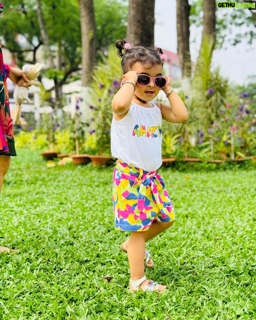 Pooja Banerjee Instagram - SUMMERising my day with my baby gurl. As summer is already here, mamma of Sana and Sana decided to take a walk in the park with shades on and some cool outfits from @firstcry. Honestly I was pretty late in updating her summer wardrobe but thanks to @firstcryindia I ordered her clothes from the luxury of sitting at home and voila they got delivered at my doorstep super fast (faster than the summer arrived here) If you want to update your summer wardrobe then add my special code “POOJABSS24” on @firstcryindia to get additional 50% off on fashion and 42% on everything else on @firstcryindia #HappyShopping @sanassejwaal