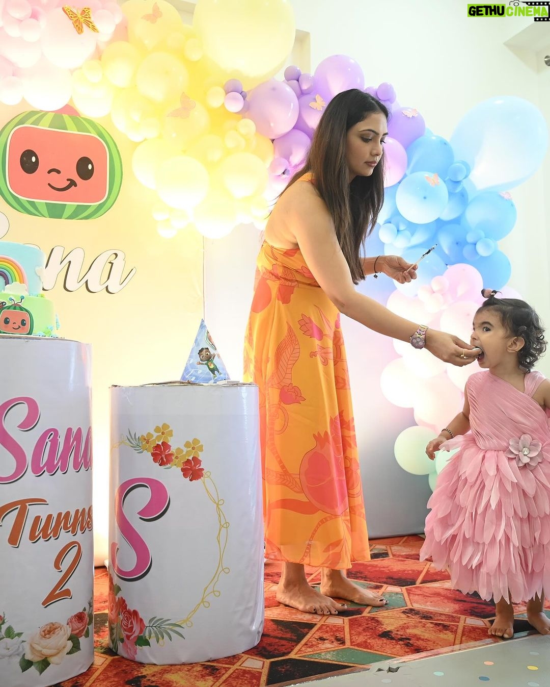 Pooja Banerjee Instagram - Happy happy to you my love @sanassejwaal . my goodness it’s already been 2 years being a mamma to @sanassejwaal . We love you so so much baby girl. May you always be blessed with the best . @sandeepsejwal and mamma love you a lot @sanassejwaal Happy birthday 🎈❤️🧿