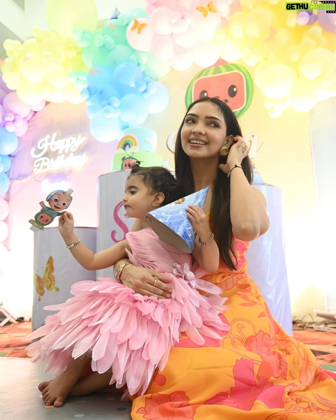 Pooja Banerjee Instagram - Happy happy to you my love @sanassejwaal . my goodness it’s already been 2 years being a mamma to @sanassejwaal . We love you so so much baby girl. May you always be blessed with the best . @sandeepsejwal and mamma love you a lot @sanassejwaal Happy birthday 🎈❤️🧿