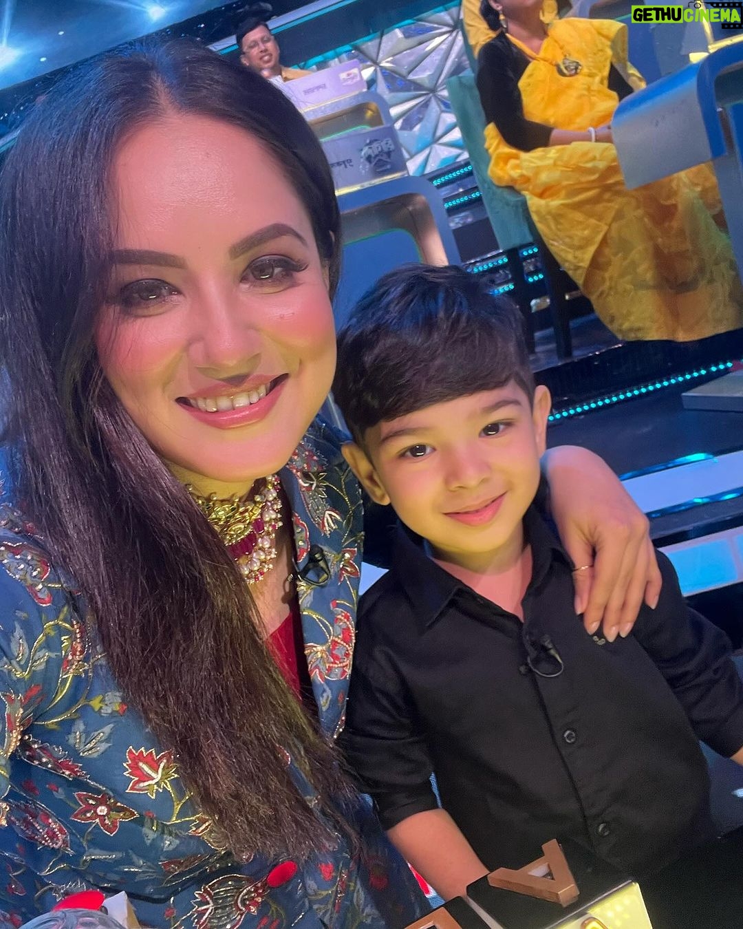Pooja Bose Instagram - His first time on set and shooting with me ❤️❤️ for #dadagiri on @zeebanglaofficial this episode will be the most special one for me My love @krishiv.verma09 shooting with mumma