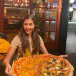 Pooja Hegde Instagram – Heavy weight lifting champ 💪🏼 🍕 #whatstheworldwithoutpizza #worldpizzaday #joy