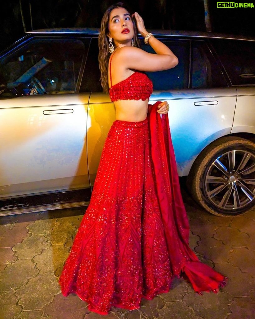 Pooja Hegde Instagram - Red riding hood 💋👠🍎🚨 #weddingseason Mangalore,Karnataka