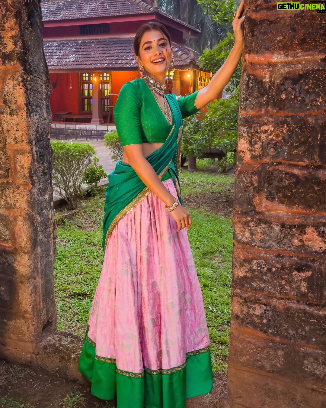 Pooja Hegde Instagram - Tutti frutti cutie pattootie βΊοΈππ #served #halfsareelove Udupi, Karnataka