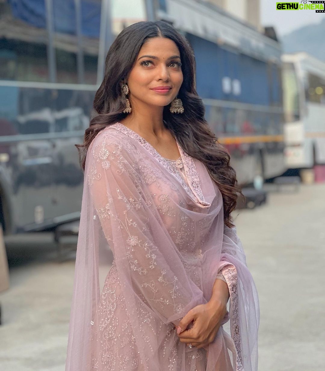 Pooja Sawant Instagram - The real magic is when you don’t know how it’s going to happen, you don’t know if you’re ever going to make it . You don’t know where this road will take you .. sometimes you just have to breath calmly and have faith 💫 your pure intensions will find a way 💜
