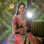 Pooja Sawant Instagram - 💫🧿 Mehendi by @tejal_henna_art Styled by- @styledbyshakti Outfit by- @narayaniofficial_ Jewellery by @kalyanjewellers_official Pictures @p16studios @prathmeshrangolephotography Make up @vrushti_harkare Hair @devendra.pushpa Event planner @bhagatamol Decor @vighnaharta_arts_lalbaug Event management @a3eventsandmedia