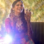 Pooja Sawant Instagram - रंग माळीयेला 💫 Mehendi by @tejal_henna_art Styled by- @styledbyshakti Outfit by- @narayaniofficial_ Jewellery by @kalyanjewellers_official Pictures @p16studios @prathmeshrangolephotography Make up @vrushti_harkare Hair @devendra.pushpa Event planner @bhagatamol Decor @vighnaharta_arts_lalbaug Event management @a3eventsandmedia