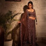 Pooja Sawant Instagram - Much awaited evening of this fairy tale 💫🌸 @siddy.16 Outfit by @rajgharana.rg Jewellery @kalyanjewellers_official Picture courtesy @p16studios Make up @vrushti_harkare Hair @devendra.pushpa