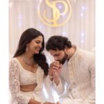 Pooja Sawant Instagram - Beyond excited to embark on this journey hand-in-hand with my forever person! ♥️💍 @siddy.16 My outfit by @rajgharana.rg Siddhesh’s outfit @shiledar_ethnics Jewellery by @kalyanjewellers_official Make up by @vrushti_harkare Hair by @devendra.pushpa Photography & Video : @p16studios @prathmeshrangolephotography Event Planner : @bhagatamol Event Management & Execution : @a3eventsandmedia