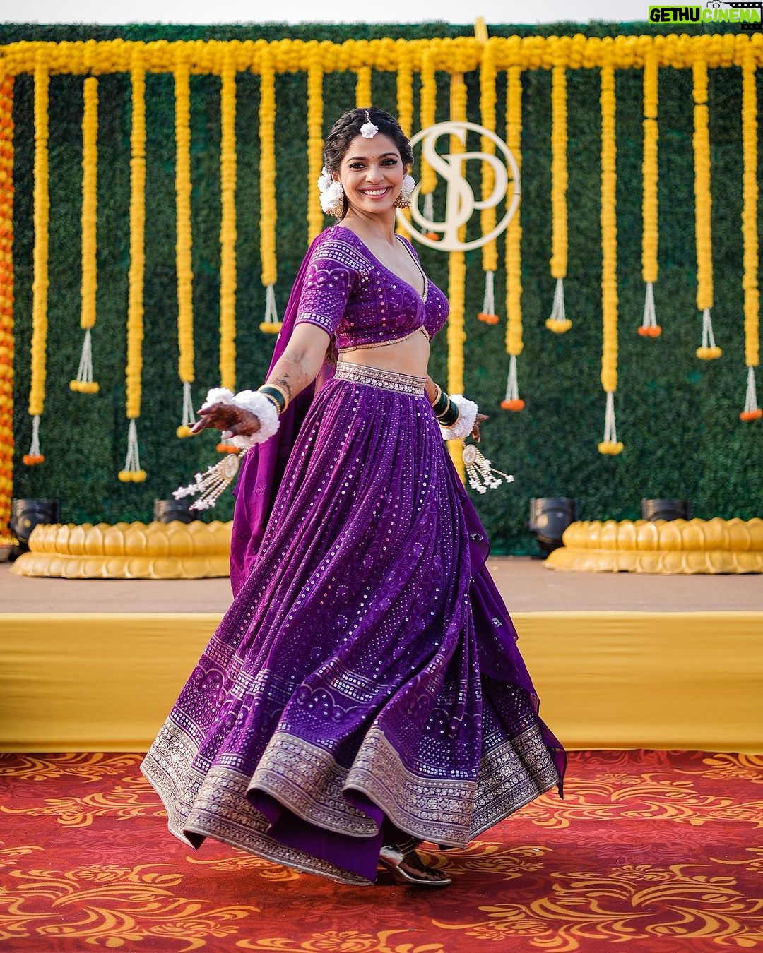 Pooja Sawant Instagram - 🧿💫 @jewellery_by_siddhi Outfit by @narayaniofficial_ Styled by @styledbyshakti Photography @dadhi_wala Edit by @_jadhav_kaushal_ Team by @shrutisbagwe Make up @vrushti_harkare Hair @devendra.pushpa Wedding management @a3eventsandmedia Wedding planner @bhagatamol