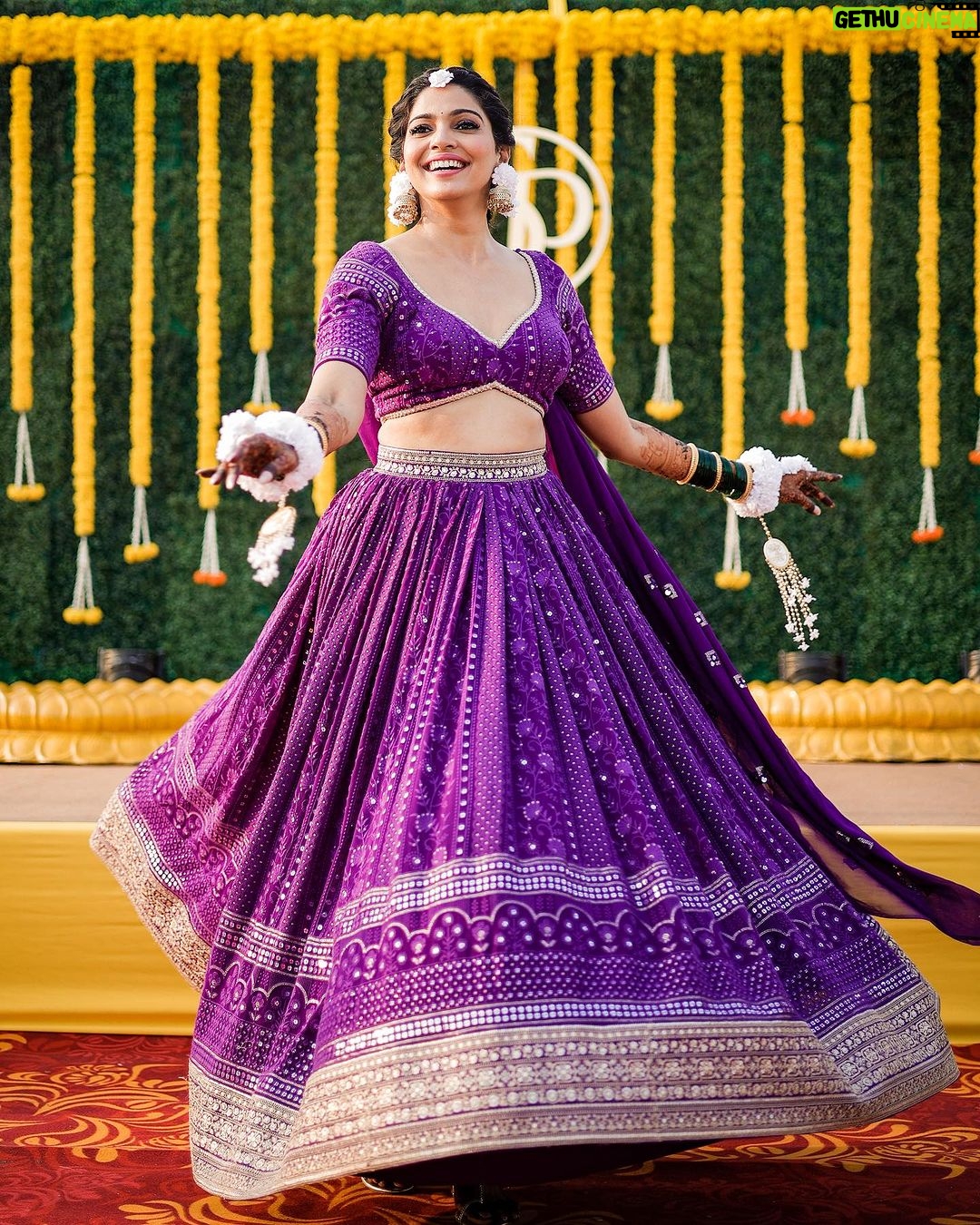 Pooja Sawant Instagram - 🧿💫 @jewellery_by_siddhi Outfit by @narayaniofficial_ Styled by @styledbyshakti Photography @dadhi_wala Edit by @_jadhav_kaushal_ Team by @shrutisbagwe Make up @vrushti_harkare Hair @devendra.pushpa Wedding management @a3eventsandmedia Wedding planner @bhagatamol