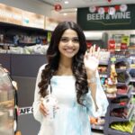 Pooja Sawant Instagram - 7Eleven has launched a line of Iced coffees and I obviously had to try it out🥰being a coffee lover myself!! I’m in love with the Rich and creamy texture their coffee has😍 I tried mine at📍Raj Infinia, Malad when are you trying?? #7ElevenIcedDelight #7ElevenIcedCoffee