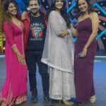 Pooja Sawant Instagram - मुसाफिरांची सफर आज रंगणार महाराष्ट्राची हास्यजत्रेच्या मंचावर ... पहायला विसरू नका आज रात्री ९ वा. ट्रेलर पहा इथे: Link In Bio ‘मुसाफिरा’ २ फेब्रुवारी २०२४ ला आपल्या जवळच्या सिनेमागृहात! #Musafiraa #2Feb #AnandPanditMotionPictures #AishMotionpictures #GoosebumpsEntertainment #NitinVaidyaProductions A Film by @jogpushkar Presented By: @anandpanditmotionpictures @goosebumpsent1 @nitinvaidyaproductions Aish Motion pictures Produced By: @anandpandit @roopa_pandit Pushkar Jog, Nitin Vaidya Co-Produced By: @vaishalshah7 @rahul_v_dubey Starring: Pushkar Jog @iampoojasawant @smritysinha_official @dishapardeshi_ @pushkarajchirputkar @chetanmohture Music: @suhit_abhyankar @rohanrohanofficial @sai_piyush_ Singer: Suhit Abhyankar @vishaldadlani @salimmerchant Lyricist: @the_manndar @aditi_vinayak_dravid Music On: @videopalaceindia Associate Director: @cherry_piee7 Executive Producer: @ravirajzingade Line Producer: Laxmikant Kalgutkar Director Of Photography: @yogeshkoli8 Art Director: @shrutiiihaldipur Acting Supervisor: @yogeshphulphagar Costume: @styledbyshakti Makeup & Hair: @sheetalpalsande Mrunal Pawaskar, Sonal Koyande Publicity Stills & Bts: @zingaderanjan Publicity Designs: @dedhiabrijesh PR: Avadumber Entertainment @amrutamane48 Digital Marketing: @teamsocialtime Media Partner: @byou.in @tejalpimpley Music Support: @spotifyindia Travel Partner: @thomascookofficial On Ground Partner: @kktravelspune @kkagrotourismvelha Food Partner: @cheesianopizza