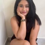 Poonam Bajwa Instagram - 🖤🖤🖤 @curls_and_curves555