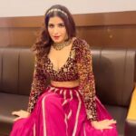 Poonam Dubey Instagram – Yaar humar daad me bandukkkkk 🔫 rakhela …
.
.
.
.
.
.
#trendingreels #bhojpurireels #joshcreator #poonamdubey