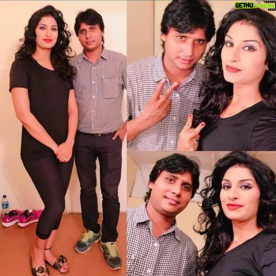 Poonam Dubey Instagram - *सिनेतारिका पूनम दूबे जी आपको जन्मदिन की हार्दिक बधाई एवं ढ़ेर सारी शुभकामनाएं। आप जीवन में हमेशा कामयाबी के पथ पर आगे बढ़ती रहिए। आपके जीवन में हमेशा खुशियां बरकरार रहे। यही मेरी शुभकामना है।💐🎂💐 Happy birthday to you Actress Poonam Dubey ji💐🎂🌹🎁🎈🎉💐 @poonampandeyreal @poonamdubeyofficial