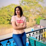 Poonam Dubey Instagram – 🥰🥰🥰🥰🥰🥰 
What a beautiful song @vishalmishraofficial ❤️
.
.
.
.
#trendingsong #beautifulsong #reels  #poonamdubey