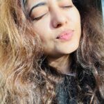 Poonam Rajput Instagram - Golden hours hits you differently! 🫶🌞 #sunset #happyvibes #mood #shine #goldenhourlover #glow #glowingskin #instaphoto #natural #nomakeupon #clearskin #poonamrajput #poonamrajputofficial