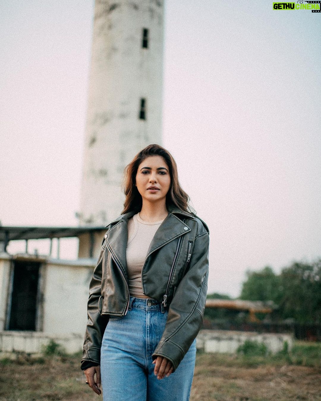 Poonam Rajput Instagram - she has this infectious energy that makes you want to run next to her, she belonged to no one but herself & to anyone that was yet understand themselves, found the missing pieces in her presence. π Team: Shot by @bharat_rawail Styled by @stylistshikhar Hair @nargis9052 Make up @sahil_anand_arora
