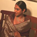 Poornima Indrajith Instagram - And the winner is BROWN 🤎✨ In the yummiest benaresi saree from the up cycled collections @pranaahbypoornimaindrajith Jewellery by @lohamcochin HMU : @prabin_makeupartist