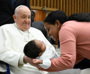 Pope Francis Instagram - EN: Life does not depend on what we possess (Lk 12:15). Life depends on good relationships: with God, with others, and also with those who have less. #GeneralAudience
PT: A vida não depende do que se possui (Lucas 12:15). Depende, pelo contrário, das boas relações: com Deus, com os outros e também com quem tem menos. #AudiênciaGeral
ES: La vida no depende de lo que se posee (Lc 12,15). Depende, en cambio, de las buenas relaciones: con Dios, con los demás y también con quien tiene poco. #AudienciaGeneral
IT: La vita non dipende da ciò che si possiede (Lc 12,15). Dipende invece dalle buone relazioni: con Dio, con gli altri e anche con chi ha di meno. #UdienzaGenerale
FR: La vie ne dépend pas de ce que l'on possède (Lc 12, 15). Elle dépend au contraire des bonnes relations qu'on a avec Dieu, avec les autres et aussi avec ceux qui ont moins que nous. #AudienceGénérale
DE: Das Leben hängt nicht vom Besitz ab (vgl. Lk 12,15), sondern von guten Beziehungen: mit Gott, mit den Anderen und auch mit denen, die weniger haben. #Generalaudienz
PL: Życie nie zależy od tego, co się posiada (por. Łk 12, 15). Zależy natomiast od dobrych relacji z Bogiem, z innymi, a także z tymi, którzy są ubożsi. #AudiencjaOgólna