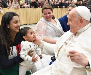 Pope Francis Instagram - EN: Life does not depend on what we possess (Lk 12:15). Life depends on good relationships: with God, with others, and also with those who have less. #GeneralAudience
PT: A vida não depende do que se possui (Lucas 12:15). Depende, pelo contrário, das boas relações: com Deus, com os outros e também com quem tem menos. #AudiênciaGeral
ES: La vida no depende de lo que se posee (Lc 12,15). Depende, en cambio, de las buenas relaciones: con Dios, con los demás y también con quien tiene poco. #AudienciaGeneral
IT: La vita non dipende da ciò che si possiede (Lc 12,15). Dipende invece dalle buone relazioni: con Dio, con gli altri e anche con chi ha di meno. #UdienzaGenerale
FR: La vie ne dépend pas de ce que l'on possède (Lc 12, 15). Elle dépend au contraire des bonnes relations qu'on a avec Dieu, avec les autres et aussi avec ceux qui ont moins que nous. #AudienceGénérale
DE: Das Leben hängt nicht vom Besitz ab (vgl. Lk 12,15), sondern von guten Beziehungen: mit Gott, mit den Anderen und auch mit denen, die weniger haben. #Generalaudienz
PL: Życie nie zależy od tego, co się posiada (por. Łk 12, 15). Zależy natomiast od dobrych relacji z Bogiem, z innymi, a także z tymi, którzy są ubożsi. #AudiencjaOgólna