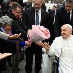 Pope Francis Instagram - EN: Life does not depend on what we possess (Lk 12:15). Life depends on good relationships: with God, with others, and also with those who have less. #GeneralAudience PT: A vida não depende do que se possui (Lucas 12:15). Depende, pelo contrário, das boas relações: com Deus, com os outros e também com quem tem menos. #AudiênciaGeral ES: La vida no depende de lo que se posee (Lc 12,15). Depende, en cambio, de las buenas relaciones: con Dios, con los demás y también con quien tiene poco. #AudienciaGeneral IT: La vita non dipende da ciò che si possiede (Lc 12,15). Dipende invece dalle buone relazioni: con Dio, con gli altri e anche con chi ha di meno. #UdienzaGenerale FR: La vie ne dépend pas de ce que l'on possède (Lc 12, 15). Elle dépend au contraire des bonnes relations qu'on a avec Dieu, avec les autres et aussi avec ceux qui ont moins que nous. #AudienceGénérale DE: Das Leben hängt nicht vom Besitz ab (vgl. Lk 12,15), sondern von guten Beziehungen: mit Gott, mit den Anderen und auch mit denen, die weniger haben. #Generalaudienz PL: Życie nie zależy od tego, co się posiada (por. Łk 12, 15). Zależy natomiast od dobrych relacji z Bogiem, z innymi, a także z tymi, którzy są ubożsi. #AudiencjaOgólna Vatican City