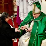 Pope Francis Instagram - EN: Overwhelmed by a barrage of words, we let the word of God glide by us: we hear it, yet we fail to listen to it; we listen to it, yet we don’t keep it; we keep it, yet we don’t let it provoke us to change. We need to stop being “deaf” to God’s word #SundayoftheWordofGod ES:Es el riesgo que corremos, ya que abrumados por miles de palabras, no damos importancia a la Palabra de Dios, la oímos, pero no la escuchamos; la escuchamos, pero no la custodiamos; la custodiamos, pero no nos dejamos provocar por ella para cambiar. Es necesario no ser “sordos” a la Palabra. #DomingodelaPalabradeDios PT: Este é o nosso risco: arrastados por mil palavras, passa-nos por cima também a Palavra de Deus: ouvimo-la, mas não a escutamos; escutamo-la, mas não a guardamos; guardamo-la, mas não nos deixamos provocar à mudança de vida. È preciso não ser «surdo» à Palavra. #DomingodaPalavradeDeus IT: Travolti da mille parole, ci lasciamo scivolare addosso pure la #ParoladiDio: la sentiamo, ma non la ascoltiamo; la ascoltiamo, ma non la custodiamo; la custodiamo, ma non ci lasciamo provocare per cambiare. Bisogna non essere “sordi” alla Parola! #DomenicadellaParola FR: Parfois, nous laissons la #ParoledeDieu glisser sur nous. Nous l’entendons, mais nous ne l’écoutons pas ; nous l’écoutons, mais nous ne la gardons pas ; nous la gardons mais nous ne nous laissons pas changer. Ne soyons pas “sourds” à la Parole! #DimanchedelaParoledeDieu PL: Przytłoczeni tysiącem słów pozwalamy, żeby słowo Boże przemknęło: słyszymy je, ale go nie słuchamy; słuchamy go, ale go nie strzeżemy; strzeżemy go, ale nie pozwalamy, by sprowokowało nas do przezmiany. Nie można być „głuchym” na Słowo! #NiedzielaSłowaBożego Basilica di San Pietro in Vaticano