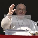 Pope Francis Instagram - EN: Jesus reveals to us that God is not a detached master who speaks to us from on high. He is a loving Father who makes Himself close to us, who visits our homes, who wants to save and liberate, heal from every ill of the body and spirit. #GospelOfTheDay #Angelus PT: Jesus revela-nos que Deus não é um patrão afastado que nos fala do alto; pelo contrário, é um Pai cheio de amor que se faz próximo, que visita as nossas casas, que quer salvar e libertar, curar de todo mal do corpo e do espírito. #EvangelhoDeHoje ES: Jesús nos revela que Dios no es un amo distante que nos habla desde lo alto; por el contrario, es un Padre lleno de amor que se hace cercano, que visita nuestras casas, que quiere salvar y liberar, sanar todo mal del cuerpo y del espíritu. #EvangeliodeHoy IT: Gesù ci rivela che Dio non è un padrone distaccato che ci parla dall’alto; al contrario, è un Padre pieno d’amore che si fa vicino, che visita le nostre case, che vuole salvare e liberare, guarire da ogni male del corpo e dello spirito. #VangeloDiOggi FR: Jésus nous révèle que Dieu n’est pas un maître détaché qui nous parle d’en haut ; au contraire, c’est un Père plein d’amour qui s’approche, qui visite nos maisons, qui veut sauver et délivrer, guérir de tout mal le corps et l’esprit. #ÉvangileduJour PL: Jezus objawia nam, że Bóg nie jest panem trzymującym dystans, który przemawia do nas z wysoka; wręcz przeciwnie, jest Ojcem pełnym miłości, który staje się bliski, nawiedza nasze domy, chce zbawić i wyzwolić, uzdrowić z wszelkiego zła ciało i ducha. #EwangeliaDnia DE: Jesus offenbart, dass Gott nicht ein distanzierter Besitzer ist, der von oben herab zu uns spricht, im Gegenteil: Er ist ein Vater voller Liebe, der nahe kommt, unsere Häuser besucht, der retten, befreien und von jedem Leiden an Körper und Geist heilen will. #Evangeliumvonheute