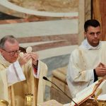 Pope Francis Instagram - EN: We entrust the new year to the #MotherOfGod. May we consecrate our lives to her. In her tenderness, she knows how to reveal its fullness, because she will lead us to Jesus, the fullness of time, of all ages. May this year be filled with the Lord's consolation. PT: Confiemos o novo ano à #MãedeDeus. Consagremos-lhe a nossa vida. Ela, com ternura, saberá revelar a sua plenitude. Porque nos levará a Jesus, plenitude dos tempos, de todos os tempos. Que este ano seja repleto da consolação do Senhor. ES: Encomendemos el nuevo año a la #MadredeDios. Consagrémosle nuestras vidas. Ella, con ternura, sabrá abrirlas a la plenitud. Porque nos conducirá a Jesús, plenitud del tiempo, de todos los tiempos. ¡Que este año esté colmado del consuelo del Señor! IT: Affidiamo il nuovo anno alla #MadrediDio. Consacriamole le nostre vite. Lei, con tenerezza, saprà dischiuderne la pienezza. Perché ci condurrà a Gesù, pienezza del tempo, di ogni tempo. Sia quest’anno pieno della consolazione del Signore. FR: Confions la nouvelle année à la #MèredeDieu. Consacrons-lui nos vies. Elle saura, avec tendresse, en dévoiler la plénitude. Car elle nous conduira à Jésus, plénitude du temps, de tous les temps. Que cette année soit pleine de la consolation du Seigneur. DE: Vertrauen wir das neue Jahr der #MutterGottes an. Weihen wir ihr unsere Leben. Sie wird deren Fülle mit Zärtlichkeit zu öffnen wissen. Denn sie wird uns zu Jesus, der Fülle der Zeit, jeglicher Zeit, führen. Dieses Jahr sei vom Trost des Herrn erfüllt. PL: Polecajmy nowy rok Matce Bożej. Poświęćmy jej nasze życie. Ona z czułością będzie potrafiła ujawnić jego pełnię. Ponieważ doprowadzi nas do Jezusa, pełni czasu, każdego czasu. Niech ten rok będzie pełen Pańskiego pocieszenia. Città Del Vaticano