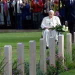 Pope Francis Instagram - EN: Today, thinking of the dead, let us ask the Lord for peace so that people are no longer killed in war. War is a defeat, always. Let us pray to the Lord for our deceased, for everyone - that the Lord might welcome them all. PT: Hoje, pensando nos que morreram, peçamos ao Senhor que nos dê a paz, para que as pessoas não se matem mais em guerras. As guerras são sempre uma derrota, sempre. Rezemos ao Senhor por nossos falecidos, por todos. Que o Senhor receba todos eles. ES: Hoy, pensando en los difuntos, pidamos al Señor la paz, para que la gente deje de matarse en las guerras. Las guerras son una derrota, siempre. Oremos al Señor por nuestros difuntos, por todos. Que el Señor los acoja a todos. IT: Oggi pensando ai morti chiediamo al Signore la pace, perché la gente non si uccida più nelle guerre. Le guerre sono una sconfitta, sempre. Preghiamo il Signore per i nostri defunti, per tutti. Che il Signore li accolga tutti. FR: Aujourd’hui, en pensant aux morts, demandons au Seigneur la paix, pour que les hommes ne s’entretuent plus dans les guerres. Les guerres sont toujours une défaite. Prions le Seigneur pour nos défunts, pour tous. Que le Seigneur les accueille tous. PL: Myśląc dziś o poległych, prośmy Pana o pokój, aby ludzie nie zabijali się już więcej na wojnie. Wojny są porażką, zawsze. Módlmy się do Pana za zmarłych, za wszystkich. Niech Pan przyjmie ich wszystkich.