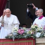 Pope Francis Instagram - EN: We are full of hope and trust as we realize that the Lord has been born for us; that the eternal Word of the Father, the infinite God, has made his home among us. He became flesh; he came “to dwell among us” (Jn 1:14). This is the good news that changed the course of history. Merry Christmas! PT: Enche-nos de confiança e esperança saber que o Senhor nasceu para nós; que a Palavra eterna do Pai, o Deus infinito, fixou a sua morada entre nós. Fez-Se carne, veio «habitar connosco» (Jo 1, 14): esta é a notícia que muda o curso da história. Feliz Natal! ES: Nos llena de confianza y esperanza saber que el Señor nació por nosotros; que la Palabra eterna del Padre, el Dios infinito, puso su morada entre nosotros; que se hizo carne, vino «y habitó entre nosotros» (Jn 1,14). Esta es la noticia que cambia el curso de la historia. ¡Feliz Navidad! IT: Ci riempie di fiducia e di speranza sapere che il Signore è nato per noi; che la Parola eterna del Padre, il Dio infinito, ha fissato la sua dimora tra noi. Si è fatto carne, è venuto «ad abitare in mezzo a noi» (Gv 1,14): ecco la notizia che cambia il corso della storia. Buon Natale! FR: Cela nous remplit de confiance et d'espérance de savoir que le Seigneur est né pour nous, que la Parole éternel du Père, le Dieu infini, a fixé sa demeure parmi nous. Il s'est fait chair, il est venu "habiter parmi nous" (Jn 1,14) : voilà la nouvelle qui change le cours de l'histoire. Joyeux Noël ! PL: Napełnia nas ufnością i nadzieją świadomość, że Pan narodził się dla nas, że odwieczne Słowo Ojca, nieskończony Bóg, zamieszkał pośród nas. Stał się ciałem, przyszedł by „zamieszkać wśród nas” (J 1, 14): to jest wiadomość, która zmienia bieg dziejów! Wesołych Świąt Bożego Narodzenia! DE: Es erfüllt uns mit Zuversicht und Hoffnung, zu wissen, dass der Herr für uns geboren ist; dass das ewige Wort des Vaters, der unendliche Gott, mitten unter uns Wohnung genommen hat. Er ist Fleisch geworden, er ist gekommen »und hat unter uns gewohnt« (Joh 1,14): Dies ist die Nachricht, die den Lauf der Geschichte verändert. Frohe Weihnachten! Vatican City