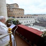 Pope Francis Instagram - EN: We are full of hope and trust as we realize that the Lord has been born for us; that the eternal Word of the Father, the infinite God, has made his home among us. He became flesh; he came “to dwell among us” (Jn 1:14). This is the good news that changed the course of history. Merry Christmas! PT: Enche-nos de confiança e esperança saber que o Senhor nasceu para nós; que a Palavra eterna do Pai, o Deus infinito, fixou a sua morada entre nós. Fez-Se carne, veio «habitar connosco» (Jo 1, 14): esta é a notícia que muda o curso da história. Feliz Natal! ES: Nos llena de confianza y esperanza saber que el Señor nació por nosotros; que la Palabra eterna del Padre, el Dios infinito, puso su morada entre nosotros; que se hizo carne, vino «y habitó entre nosotros» (Jn 1,14). Esta es la noticia que cambia el curso de la historia. ¡Feliz Navidad! IT: Ci riempie di fiducia e di speranza sapere che il Signore è nato per noi; che la Parola eterna del Padre, il Dio infinito, ha fissato la sua dimora tra noi. Si è fatto carne, è venuto «ad abitare in mezzo a noi» (Gv 1,14): ecco la notizia che cambia il corso della storia. Buon Natale! FR: Cela nous remplit de confiance et d'espérance de savoir que le Seigneur est né pour nous, que la Parole éternel du Père, le Dieu infini, a fixé sa demeure parmi nous. Il s'est fait chair, il est venu "habiter parmi nous" (Jn 1,14) : voilà la nouvelle qui change le cours de l'histoire. Joyeux Noël ! PL: Napełnia nas ufnością i nadzieją świadomość, że Pan narodził się dla nas, że odwieczne Słowo Ojca, nieskończony Bóg, zamieszkał pośród nas. Stał się ciałem, przyszedł by „zamieszkać wśród nas” (J 1, 14): to jest wiadomość, która zmienia bieg dziejów! Wesołych Świąt Bożego Narodzenia! DE: Es erfüllt uns mit Zuversicht und Hoffnung, zu wissen, dass der Herr für uns geboren ist; dass das ewige Wort des Vaters, der unendliche Gott, mitten unter uns Wohnung genommen hat. Er ist Fleisch geworden, er ist gekommen »und hat unter uns gewohnt« (Joh 1,14): Dies ist die Nachricht, die den Lauf der Geschichte verändert. Frohe Weihnachten! Vatican City