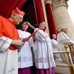 Pope Francis Instagram - EN: We are full of hope and trust as we realize that the Lord has been born for us; that the eternal Word of the Father, the infinite God, has made his home among us. He became flesh; he came “to dwell among us” (Jn 1:14). This is the good news that changed the course of history. Merry Christmas! PT: Enche-nos de confiança e esperança saber que o Senhor nasceu para nós; que a Palavra eterna do Pai, o Deus infinito, fixou a sua morada entre nós. Fez-Se carne, veio «habitar connosco» (Jo 1, 14): esta é a notícia que muda o curso da história. Feliz Natal! ES: Nos llena de confianza y esperanza saber que el Señor nació por nosotros; que la Palabra eterna del Padre, el Dios infinito, puso su morada entre nosotros; que se hizo carne, vino «y habitó entre nosotros» (Jn 1,14). Esta es la noticia que cambia el curso de la historia. ¡Feliz Navidad! IT: Ci riempie di fiducia e di speranza sapere che il Signore è nato per noi; che la Parola eterna del Padre, il Dio infinito, ha fissato la sua dimora tra noi. Si è fatto carne, è venuto «ad abitare in mezzo a noi» (Gv 1,14): ecco la notizia che cambia il corso della storia. Buon Natale! FR: Cela nous remplit de confiance et d'espérance de savoir que le Seigneur est né pour nous, que la Parole éternel du Père, le Dieu infini, a fixé sa demeure parmi nous. Il s'est fait chair, il est venu "habiter parmi nous" (Jn 1,14) : voilà la nouvelle qui change le cours de l'histoire. Joyeux Noël ! PL: Napełnia nas ufnością i nadzieją świadomość, że Pan narodził się dla nas, że odwieczne Słowo Ojca, nieskończony Bóg, zamieszkał pośród nas. Stał się ciałem, przyszedł by „zamieszkać wśród nas” (J 1, 14): to jest wiadomość, która zmienia bieg dziejów! Wesołych Świąt Bożego Narodzenia! DE: Es erfüllt uns mit Zuversicht und Hoffnung, zu wissen, dass der Herr für uns geboren ist; dass das ewige Wort des Vaters, der unendliche Gott, mitten unter uns Wohnung genommen hat. Er ist Fleisch geworden, er ist gekommen »und hat unter uns gewohnt« (Joh 1,14): Dies ist die Nachricht, die den Lauf der Geschichte verändert. Frohe Weihnachten! Vatican City