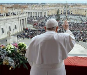 Pope Francis Instagram - EN: We are full of hope and trust as we realize that the Lord has been born for us; that the eternal Word of the Father, the infinite God, has made his home among us.  He became flesh; he came “to dwell among us” (Jn 1:14). This is the good news that changed the course of history. Merry Christmas!
PT: Enche-nos de confiança e esperança saber que o Senhor nasceu para nós; que a Palavra eterna do Pai, o Deus infinito, fixou a sua morada entre nós. Fez-Se carne, veio «habitar connosco» (Jo 1, 14): esta é a notícia que muda o curso da história. Feliz Natal!
ES: Nos llena de confianza y esperanza saber que el Señor nació por nosotros; que la Palabra eterna del Padre, el Dios infinito, puso su morada entre nosotros; que se hizo carne, vino «y habitó entre nosotros» (Jn 1,14). Esta es la noticia que cambia el curso de la historia. ¡Feliz Navidad!
IT: Ci riempie di fiducia e di speranza sapere che il Signore è nato per noi; che la Parola eterna del Padre, il Dio infinito, ha fissato la sua dimora tra noi. Si è fatto carne, è venuto «ad abitare in mezzo a noi» (Gv 1,14): ecco la notizia che cambia il corso della storia. Buon Natale!
FR: Cela nous remplit de confiance et d'espérance de savoir que le Seigneur est né pour nous, que la Parole éternel du Père, le Dieu infini, a fixé sa demeure parmi nous. Il s'est fait chair, il est venu "habiter parmi nous" (Jn 1,14) : voilà la nouvelle qui change le cours de l'histoire. Joyeux Noël !
PL: Napełnia nas ufnością i nadzieją świadomość, że Pan narodził się dla nas, że odwieczne Słowo Ojca, nieskończony Bóg, zamieszkał pośród nas. Stał się ciałem, przyszedł by „zamieszkać wśród nas” (J 1, 14): to jest wiadomość, która zmienia bieg dziejów! Wesołych Świąt Bożego Narodzenia!
 
DE: Es erfüllt uns mit Zuversicht und Hoffnung, zu wissen, dass der Herr für uns geboren ist; dass das ewige Wort des Vaters, der unendliche Gott, mitten unter uns Wohnung genommen hat. Er ist Fleisch geworden, er ist gekommen »und hat unter uns gewohnt« (Joh 1,14): Dies ist die Nachricht, die den Lauf der Geschichte verändert. Frohe Weihnachten!