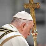 Pope Francis Instagram - EN: Tonight, our hearts are in Bethlehem, where the Prince of Peace is once more rejected by the futile logic of war, by the clash of arms that even today prevents him from finding room in the world. #Christmas ES: Nuestros corazones están esta noche en Belén, donde el Príncipe de la paz aún es rechazado por la lógica perdedora de la guerra, con el rugir de las armas que también hoy le impiden encontrar alojamiento en el mundo. #Navidad PT: Nesta noite, o nosso coração está em Belém, onde o Príncipe da Paz ainda é rejeitado pela lógica perdedora da guerra, com o estrondo das armas que ainda hoje O impede de encontrar alojamento no mundo. #Natal IT: Il nostro cuore stasera è a Betlemme, dove ancora il Principe della pace viene rifiutato dalla logica perdente della guerra, con il ruggire delle armi che anche oggi gli impedisce di trovare alloggio nel mondo. #Natale FR: Notre cœur, ce soir, est à Bethléem, où le Prince de la paix est encore rejeté par la logique perdante de la guerre, avec le fracas des armes qui, aujourd'hui encore, l’empêche de trouver une place dans le monde. #Noël DE : Unser Herz ist heute Abend in Betlehem, wo der Friedensfürst noch immer von der zum Scheitern verurteilten Logik des Krieges zurückgewiesen wird, vom Lärm der Waffen, der ihn auch heute daran hindert, in der Welt eine Herberge zu finden. #Weihnachten PL : Nasze serce jest dzisiejszego wieczoru w Betlejem, gdzie Książę pokoju jest nadal odrzucany przez przegrywającą logikę wojny, z hukiem broni, która także dziś nie pozwala Mu znaleźć miejsca na świecie. #BożeNarodzenie Basilica di San Pietro in Vaticano