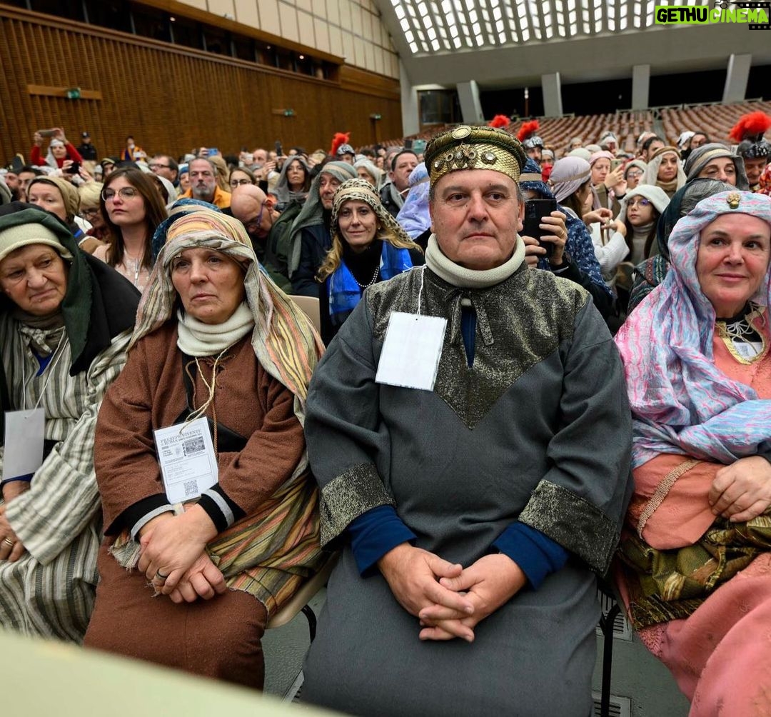 Pope Francis Instagram - EN: Your Living Nativity reminds everyone how the suffering of Bethlehem is an open wound for the Middle East and the whole world. This Christmas let us think of the Holy Land. @basilicasantamariamaggiore PT: O Presépio Vivo de vocês recorda a todos como o sofrimento de Belém é uma ferida aberta para o Médio Oriente e para o mundo inteiro. Neste Natal pensemos na Terra Santa. ES: Vuestro belén viviente nos recuerda a todos que el sufrimiento de Belén es una herida abierta para Oriente Medio y para el mundo entero. Esta Navidad, pensemos en Tierra Santa. IT: Il vostro Presepe Vivente ricorda a tutti come la sofferenza di Betlemme sia una ferita aperta per il Medio Oriente e per il mondo intero. Questo Natale pensiamo alla Terra Santa. FR: Votre crèche vivante rappelle à tous que la souffrance de Bethléem est une plaie ouverte pour le Proche-Orient et le monde entier. En ce Noël, pensons à la Terre Sainte. DE: Ihre Lebendige Krippe erinnert uns daran, dass das Leid in Bethlehem eine offene Wunde für den Nahen Osten und die ganze Welt ist. Lasst uns dieses Weihnachten an das Heilige Land denken. Città del Vaticano