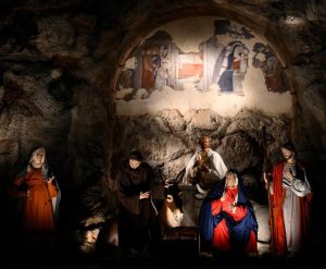 Pope Francis Instagram - EN: Before any Nativity display, we relive what happened in Bethlehem more than two thousand years ago; and this should reawaken in us a longing for silence and prayer, in our daily lives. Silence, so as to be able to listen to what Jesus tells us from the unique “cathedra” of the manger. Prayer, to express grateful wonder, the tenderness, that the Nativity scene stirs in us. PT: Em frente a cada presépio, revivemos o que aconteceu em Belém dois mil anos atrás; e isso deveria despertar em nós a nostalgia do silêncio e da oração na nossa vida diária. Silêncio para poder ouvir o que Jesus nos diz a partir daquela ‘cátedra’ singular que é a manjedoura. Oração para expressar a maravilha, a ternura, que a cena da Natividade suscita em nós. ES: Ante cada belén, revivimos lo que sucedió en Belén hace más de dos mil años. Y esto debería despertar en nosotros la nostalgia del silencio y de la oración en nuestra vida cotidiana. Silencio, para poder escuchar lo que Jesús nos dice desde esa singular 