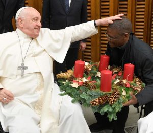 Pope Francis Instagram - EN: Let us ask the Holy Spirit to enlighten us so that we may be able to give an account of our faith and hope to today's world with words and, above all, with the testimony of our lives. #GeneralAudience
 
PT: Peçamos ao Espírito Santo que nos ilumine para que saibamos dar razão da nossa fé e da nossa esperança ao mundo de hoje com as palavras e, sobretudo, com o testemunho da nossa vida. #AudiênciaGeral
 
ES: Pidamos al Espíritu Santo que nos ilumine para que sepamos dar razones de nuestra fe y nuestra esperanza al mundo de hoy, no sólo con palabras sino con el testimonio de nuestra vida. #AudienciaGeneral
 
IT: Chiediamo allo Spirito Santo di illuminarci affinché sappiamo rendere ragione della nostra fede e della nostra speranza al mondo di oggi con le parole e soprattutto con la testimonianza della nostra vita. #UdienzaGenerale

FR: Demandons à l'Esprit Saint de nous éclairer pour que nous sachions rendre compte de notre foi et de notre espérance au monde d'aujourd'hui par des paroles et surtout par le témoignage de notre vie. #AudienceGénérale

PL: Prośmy o światło Ducha Świętego, abyśmy umieli uzasadnić naszą wiarę i naszą nadzieję w dzisiejszym świecie słowami, a przede wszystkim świadectwem naszego życia. #AudiencjaOgólna 

DE: Bitten wir den Heiligen Geist, uns zu erleuchten, damit wir der Welt von heute Rechenschaft ablegen können für unseren Glauben und unsere Hoffnung - mit Worten und vor allem mit dem Zeugnis unseres Lebens. #Generalaudienz